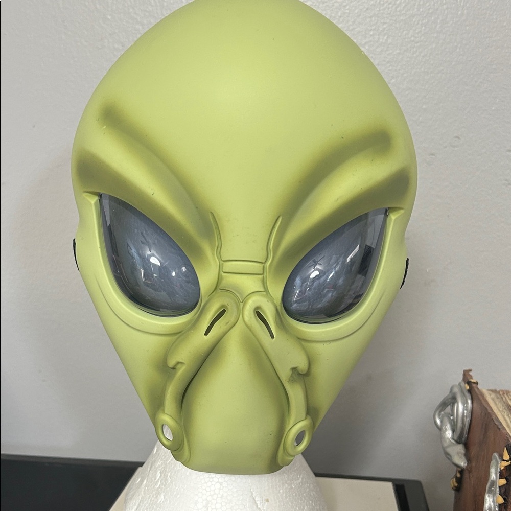 Reptile Alien Mask - Light Green